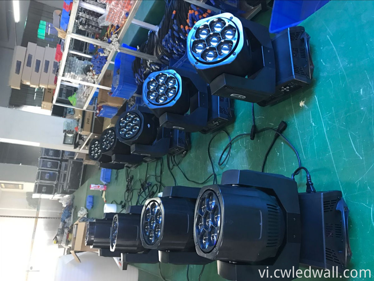 Mini Bee Eye 7×10W show dj